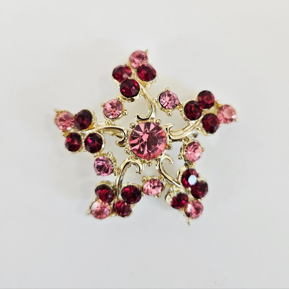 Vintage Gold Tone Pink Red Glass Rhinestone Star Snowflake Openwork Brooch Pin